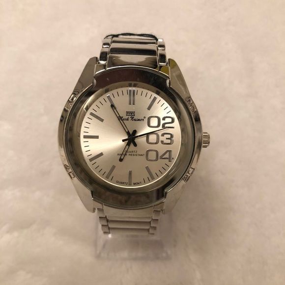 Other - NEW Men’s Silver Tone Bracelet Watch